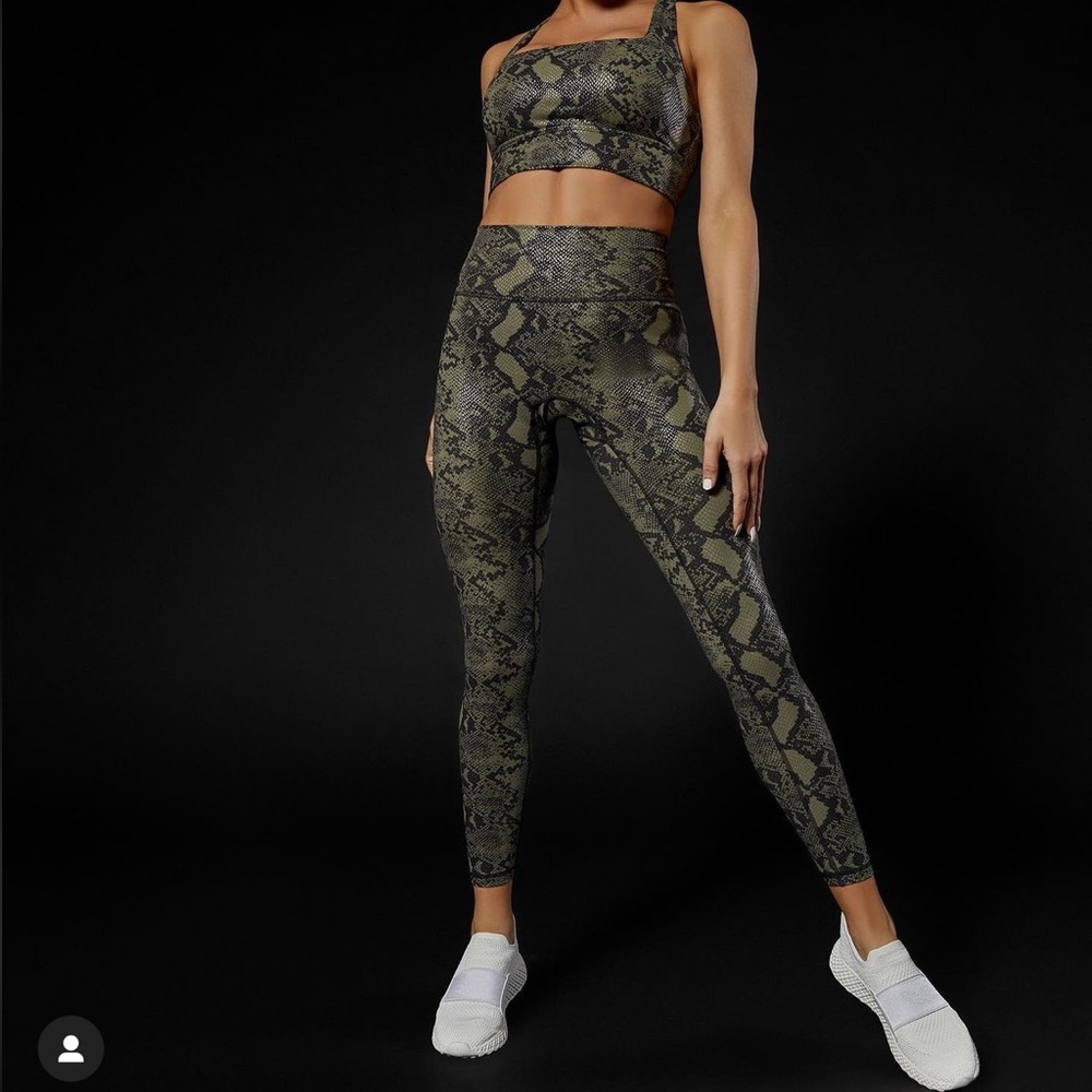 Snake print leggings